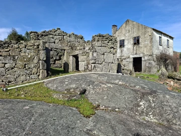 Quinta T0 para Venda em Espinho