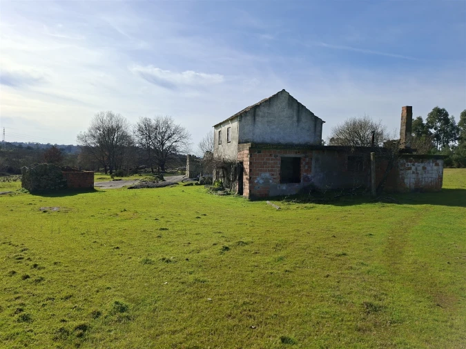 Quinta T0 para Venda em Espinho Foto 8