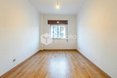 Apartamento T4 para Venda em Marvila, Ribeira Santarém, São Salvador, São Nicolau