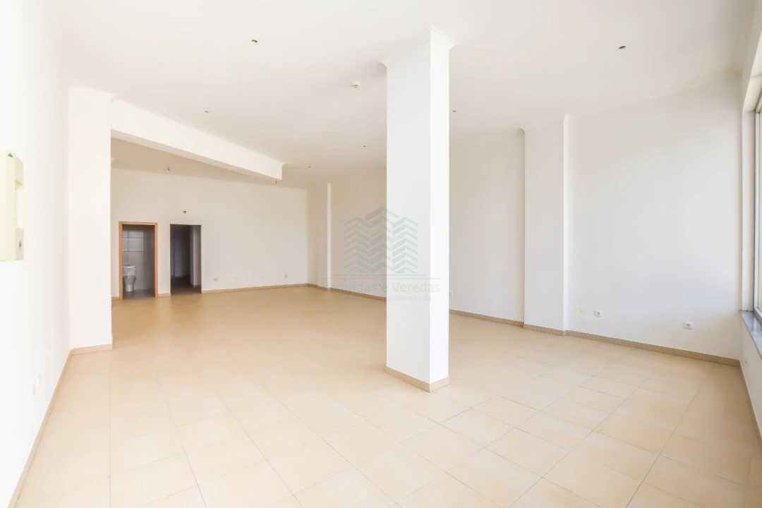 Loja para Venda em Torres Novas (Santa Maria, Salvador e Santiago) Foto 4