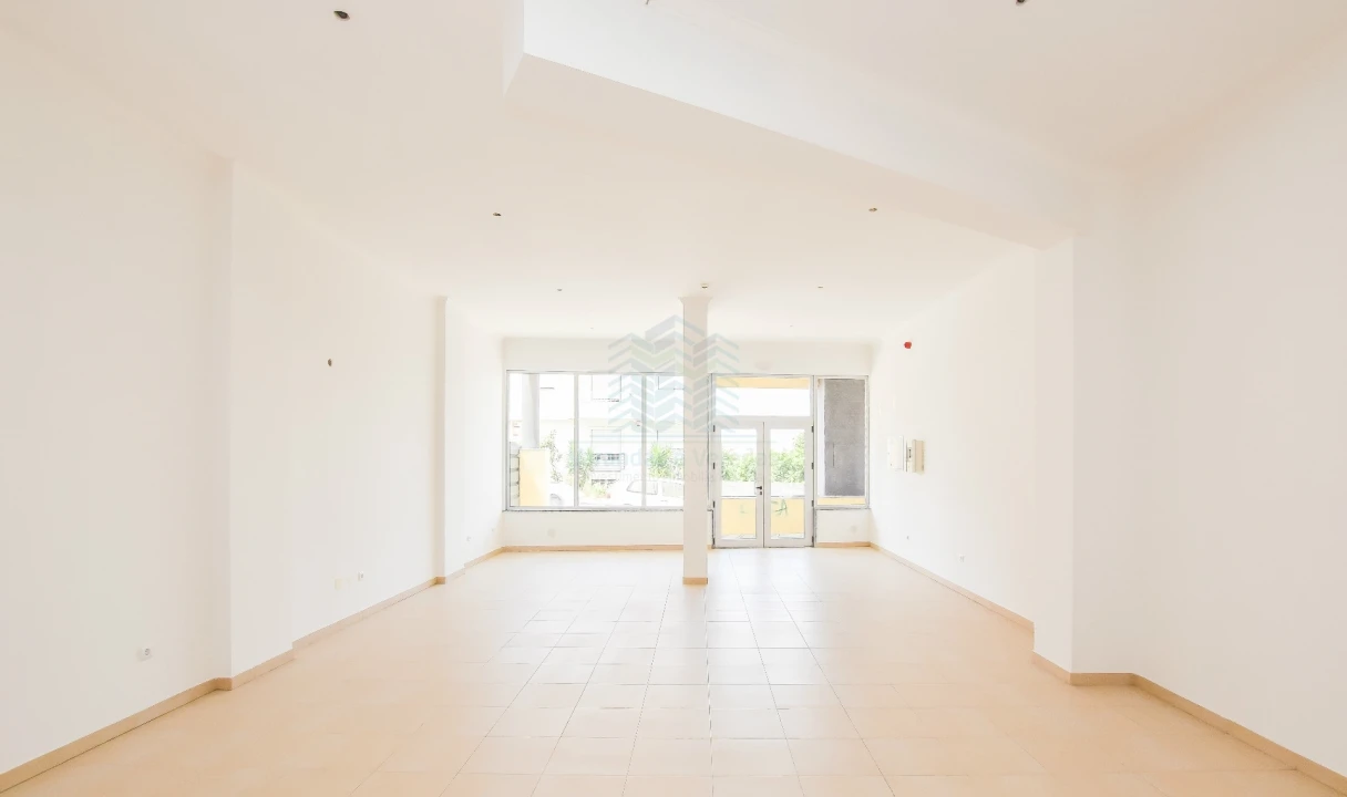 Loja para Venda em Torres Novas (Santa Maria, Salvador e Santiago) Foto 2