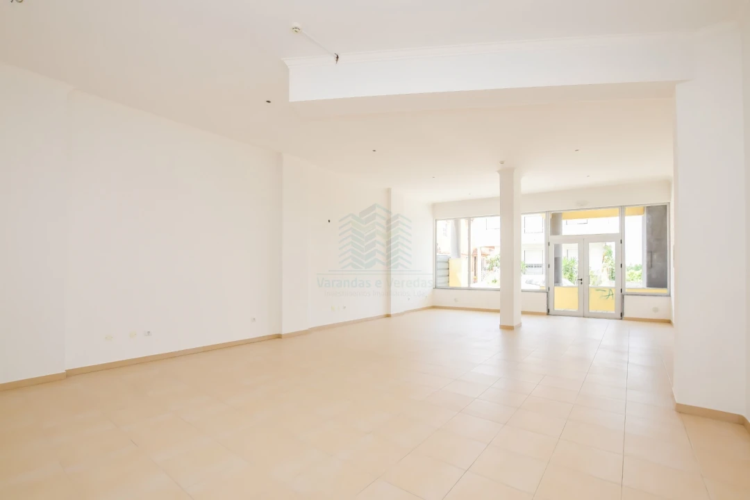 Loja para Venda em Torres Novas (Santa Maria, Salvador e Santiago) Foto 3