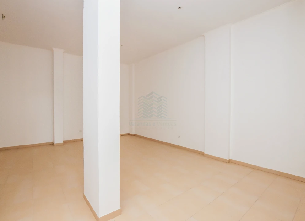 Loja para Venda em Torres Novas (Santa Maria, Salvador e Santiago) Foto 9