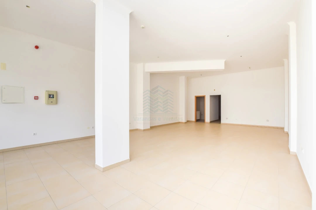 Loja para Venda em Torres Novas (Santa Maria, Salvador e Santiago) Foto 6