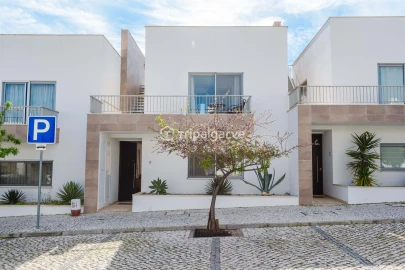 Moradia T3 para Arrendamento em Moncarapacho e Fuseta