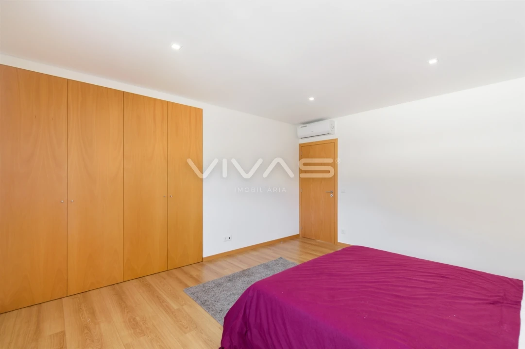 Moradia T4 para Arrendamento em Vila Verde e Barbudo Foto 13