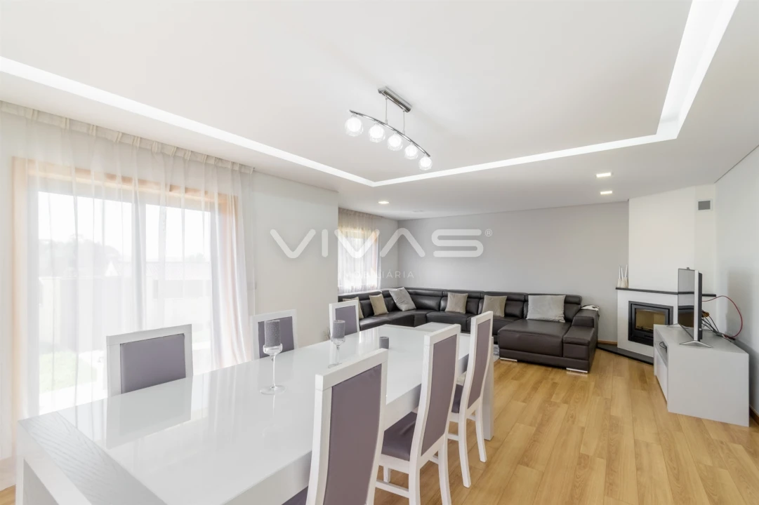 Moradia T4 para Arrendamento em Vila Verde e Barbudo Foto 7