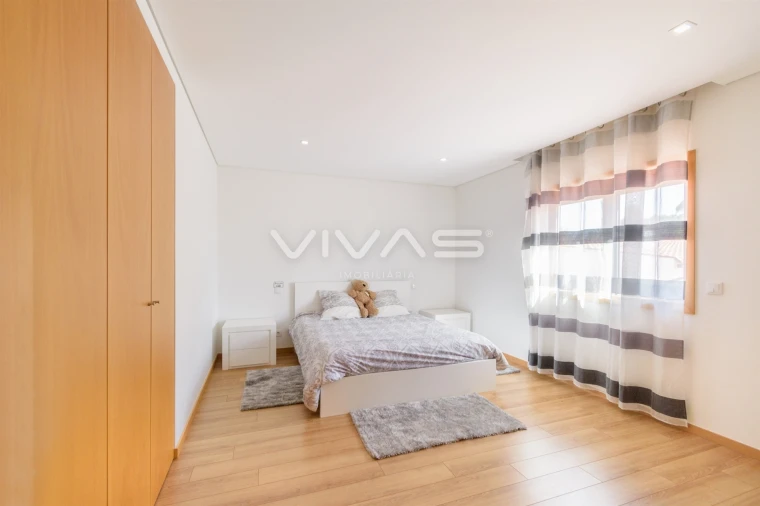 Moradia T4 para Arrendamento em Vila Verde e Barbudo Foto 18