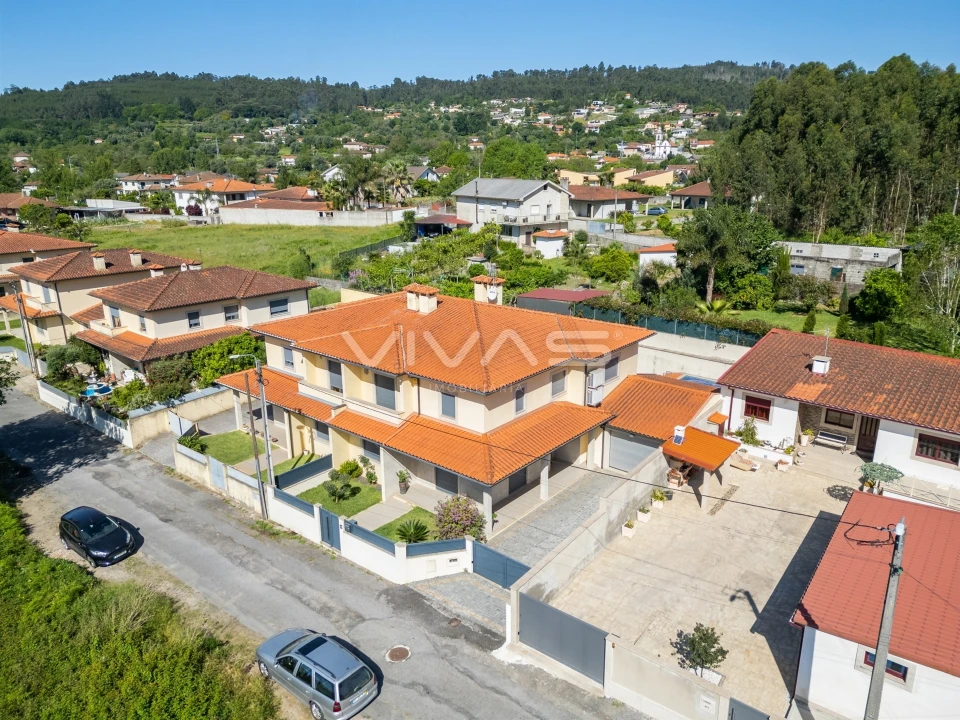 Moradia T4 para Arrendamento em Vila Verde e Barbudo Foto 26