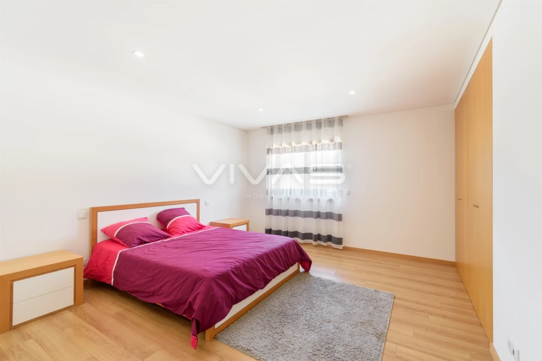 Moradia T4 para Arrendamento em Vila Verde e Barbudo Foto 12