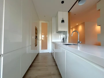 Apartamento T2 para Arrendamento em Lordelo do Ouro e Massarelos