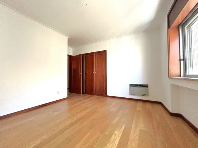 Apartamento T4 para Arrendamento em Aldoar, Foz do Douro e Nevogilde Foto 24
