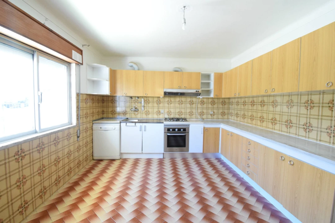 Apartamento T3 para Venda em Covilhã e Canhoso Foto 4