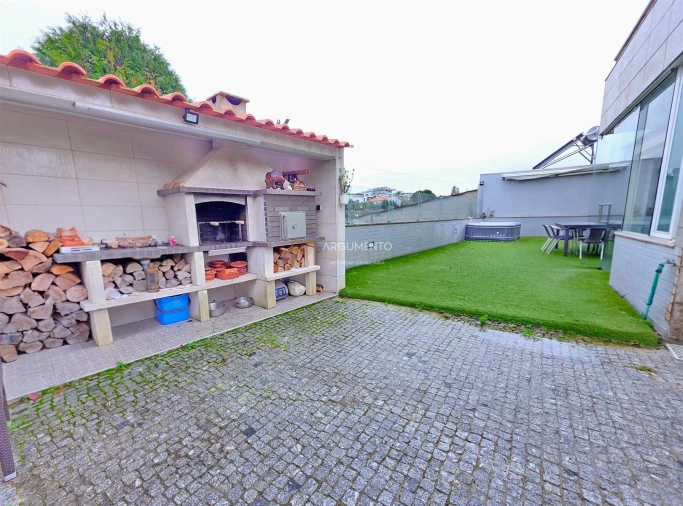 Moradia T4 para Venda em Cidade da Maia Foto 32