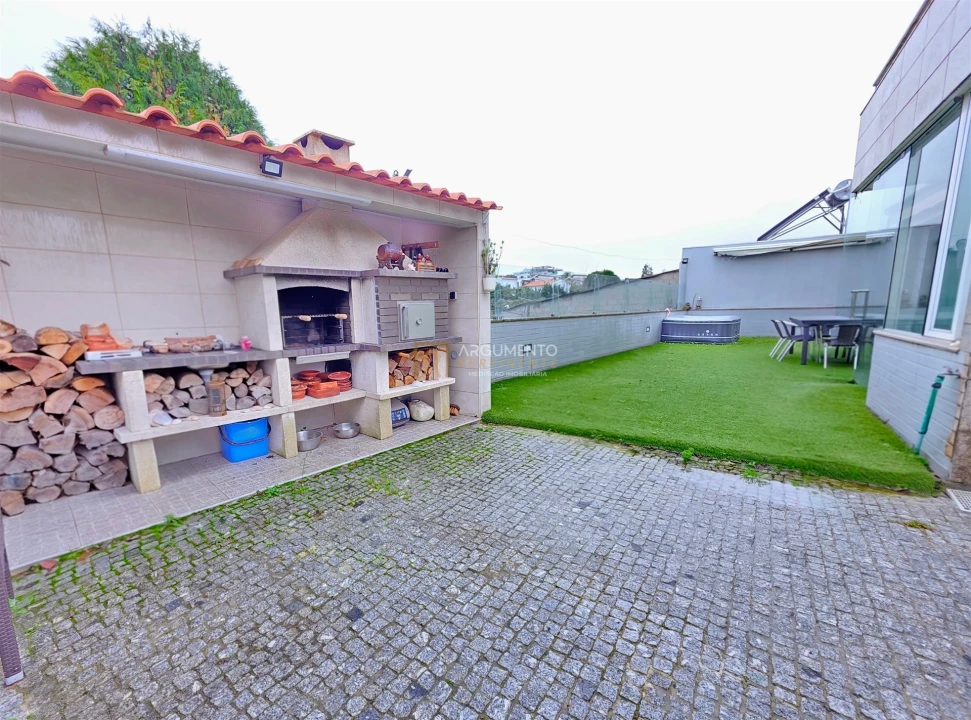 Moradia T4 para Venda em Cidade da Maia Foto 32