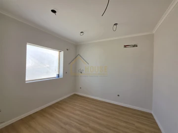 Moradia T2 para Venda em Miragaia e Marteleira