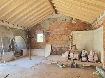 Moradia T2 para Venda em Miragaia e Marteleira