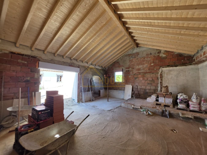 Moradia T2 para Venda em Miragaia e Marteleira Foto 16