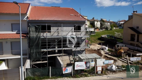 Moradia T3 para Venda em Sé, Santa Maria e Meixedo