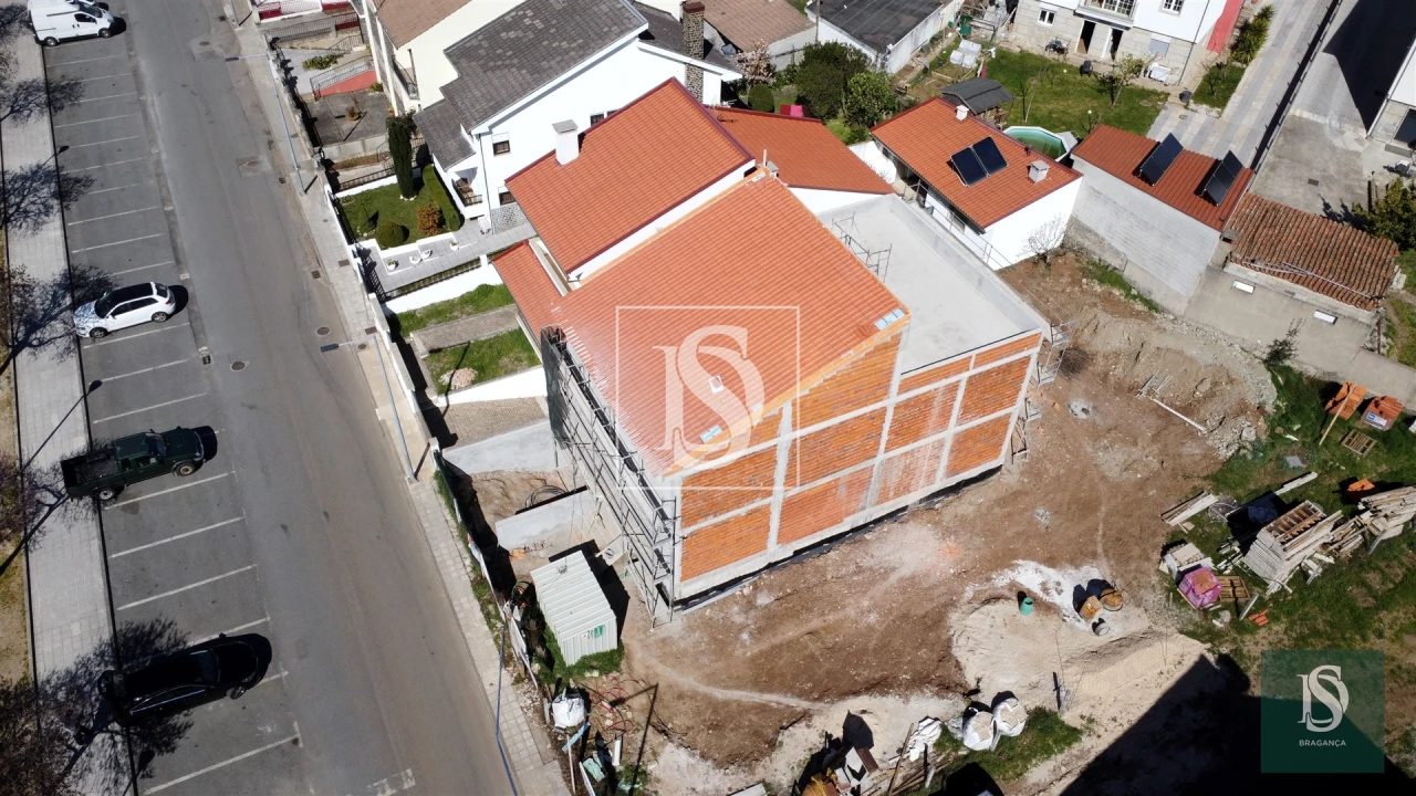 Moradia T3 para Venda em Sé, Santa Maria e Meixedo Foto 7