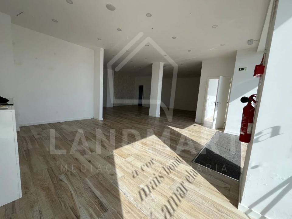 Loja para Venda em Turquel Foto 3