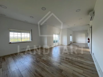 Loja para Venda em Turquel