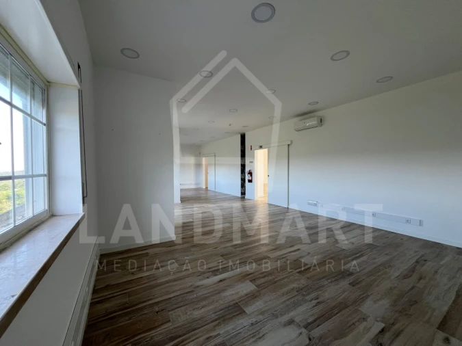 Loja para Venda em Turquel Foto 2