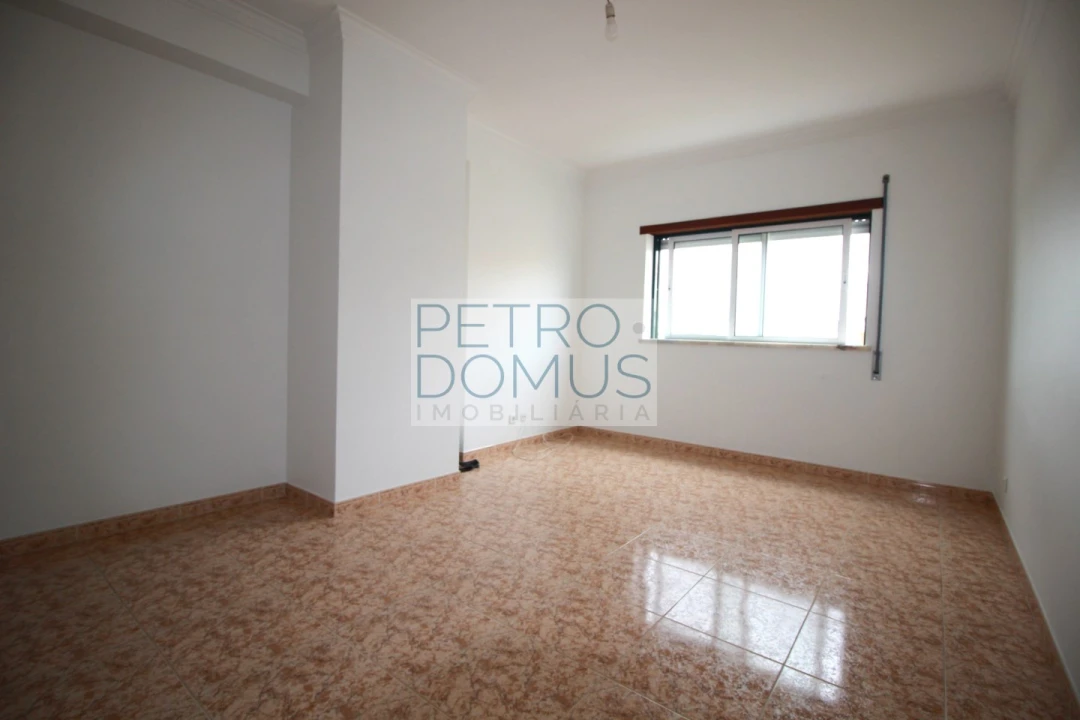 Apartamento T1 para Arrendamento em Marrazes e Barosa Foto 2