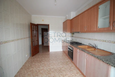 Apartamento T1 para Arrendamento em Marrazes e Barosa