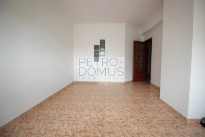 Apartamento T1 para Arrendamento em Marrazes e Barosa