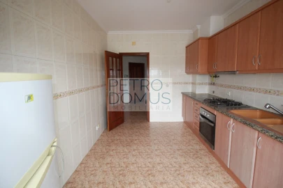 Apartamento T1 para Arrendamento em Marrazes e Barosa