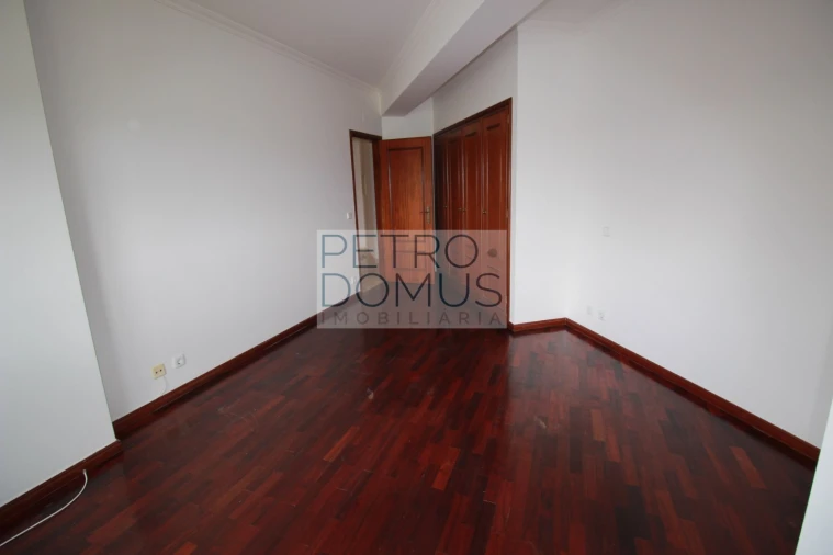 Apartamento T1 para Arrendamento em Marrazes e Barosa Foto 10