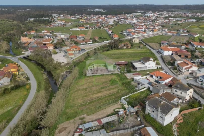 Terreno para Venda em Monte Redondo e Carreira