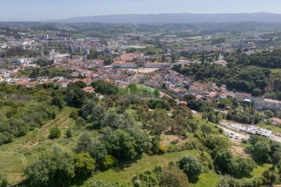 Terreno para Venda em Alcobaça e Vestiaria