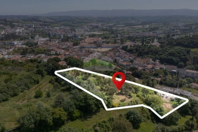 Terreno para Venda em Alcobaça e Vestiaria