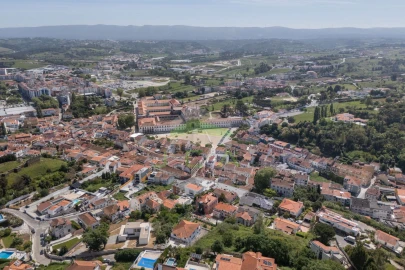 Terreno para Venda em Alcobaça e Vestiaria