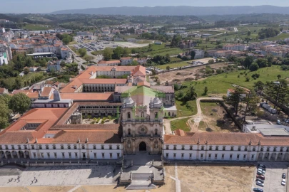Terreno para Venda em Alcobaça e Vestiaria