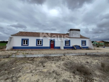 Quinta T4 para Venda em Pegões