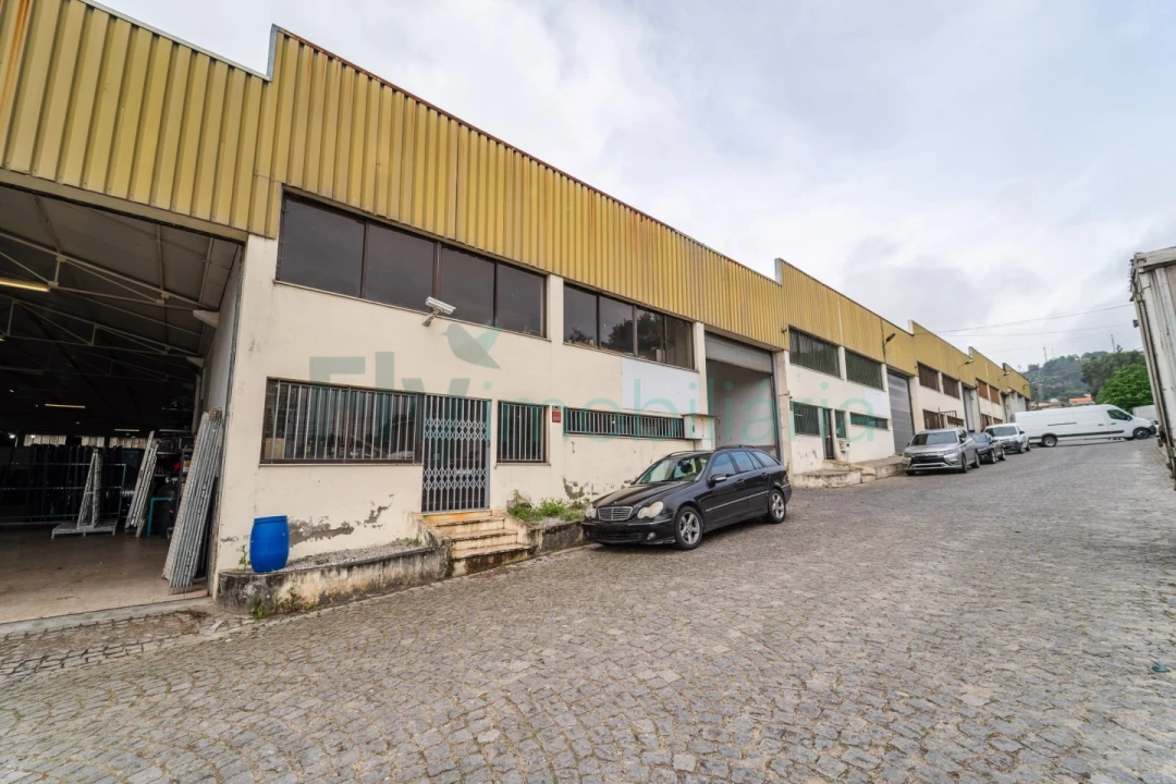 Armazém para Venda em Oliveira (Santa Maria) Foto 9