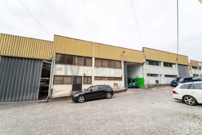 Armazém para Venda em Oliveira (Santa Maria)