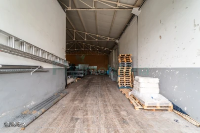 Armazém para Venda em Oliveira (Santa Maria)