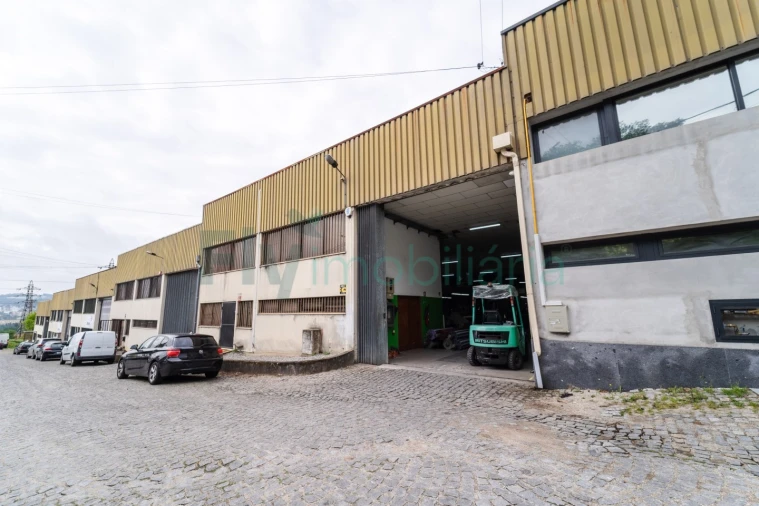 Armazém para Venda em Oliveira (Santa Maria) Foto 3