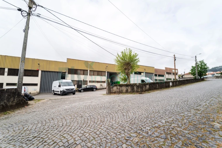 Armazém para Venda em Oliveira (Santa Maria) Foto 4