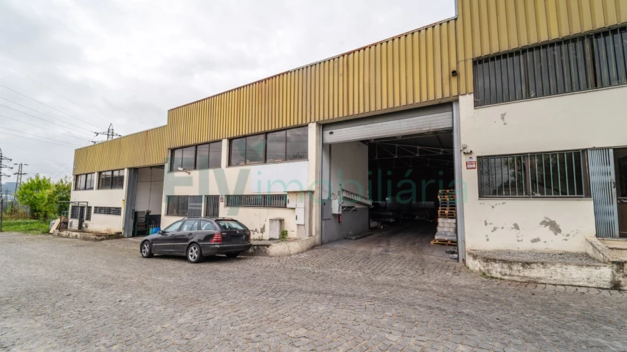 Armazém para Venda em Oliveira (Santa Maria)