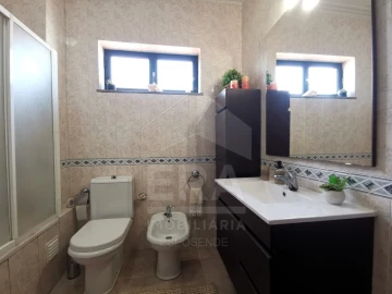 Apartamento T3 para Venda em Palmeira de Faro e Curvos