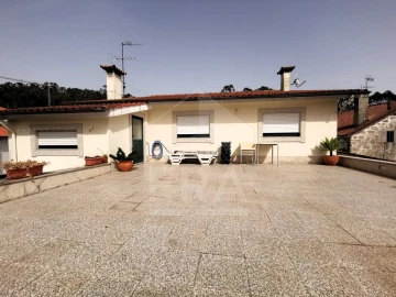 Apartamento T3 para Venda em Palmeira de Faro e Curvos