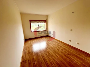 Apartamento T3 para Venda em Canelas