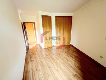 Apartamento T3 para Venda em Canelas