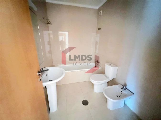 Apartamento T3 para Venda em Canelas Foto 18