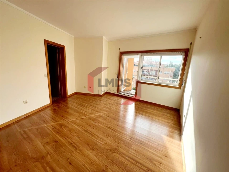 Apartamento T3 para Venda em Canelas Foto 19